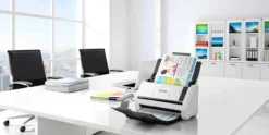 Scanners<Epson Le scanner recto verso automatique WorkForce DS-530III permet de numériser rapidement les documents professionnels